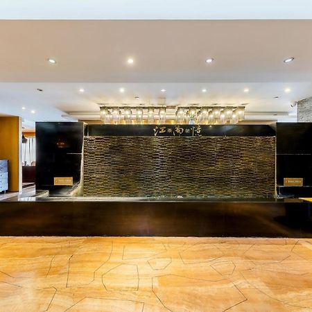 Celebrity Upper Class Hotel Чэнду Экстерьер фото