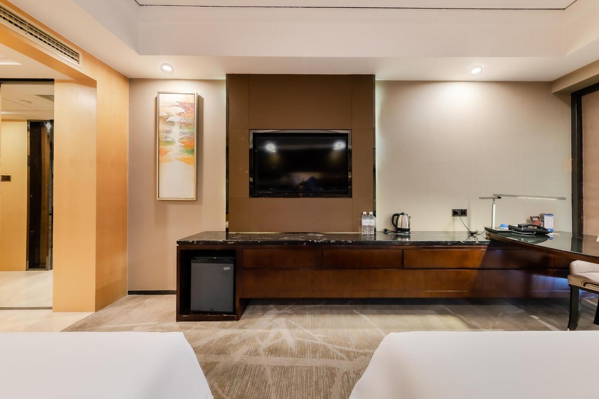 Celebrity Upper Class Hotel Чэнду Экстерьер фото
