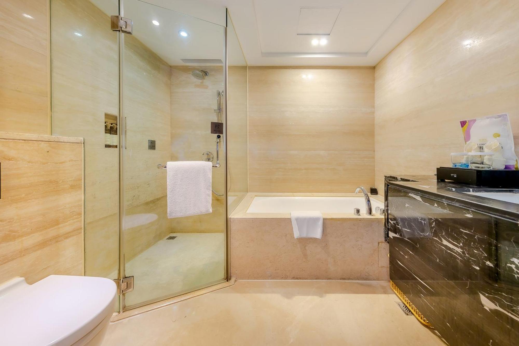 Celebrity Upper Class Hotel Чэнду Экстерьер фото