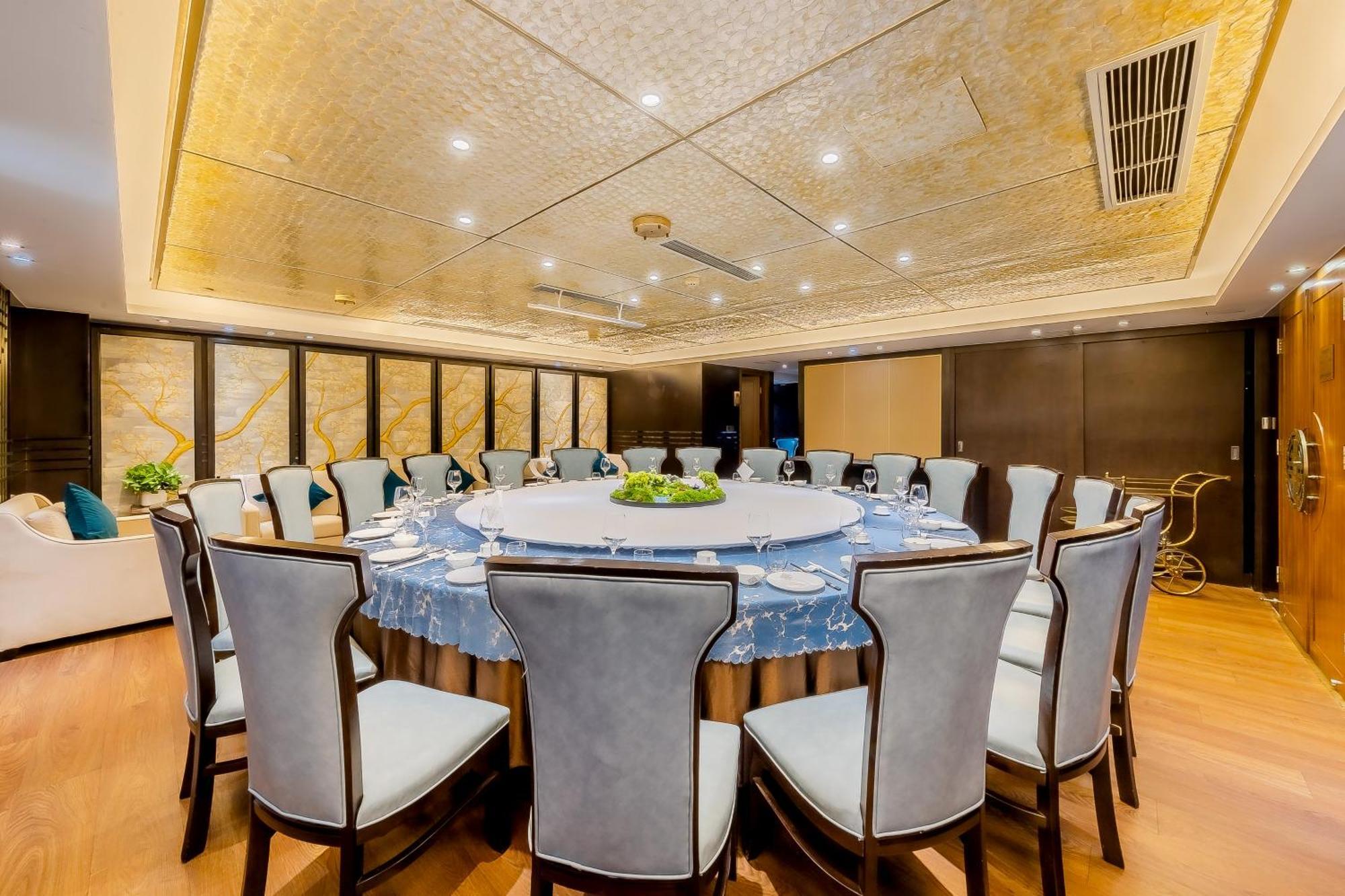 Celebrity Upper Class Hotel Чэнду Экстерьер фото