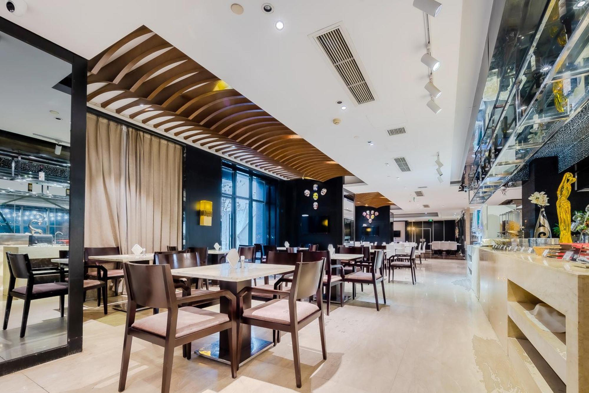 Celebrity Upper Class Hotel Чэнду Экстерьер фото