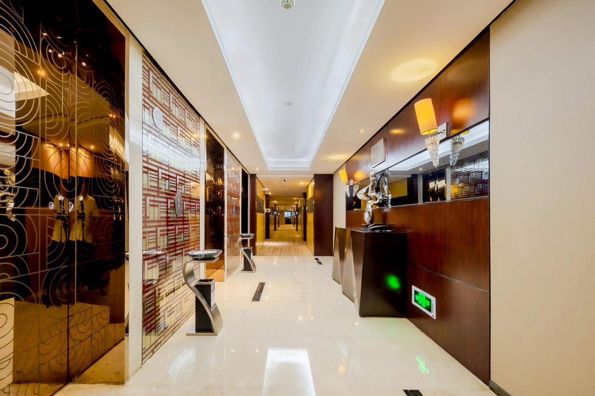 Celebrity Upper Class Hotel Чэнду Экстерьер фото