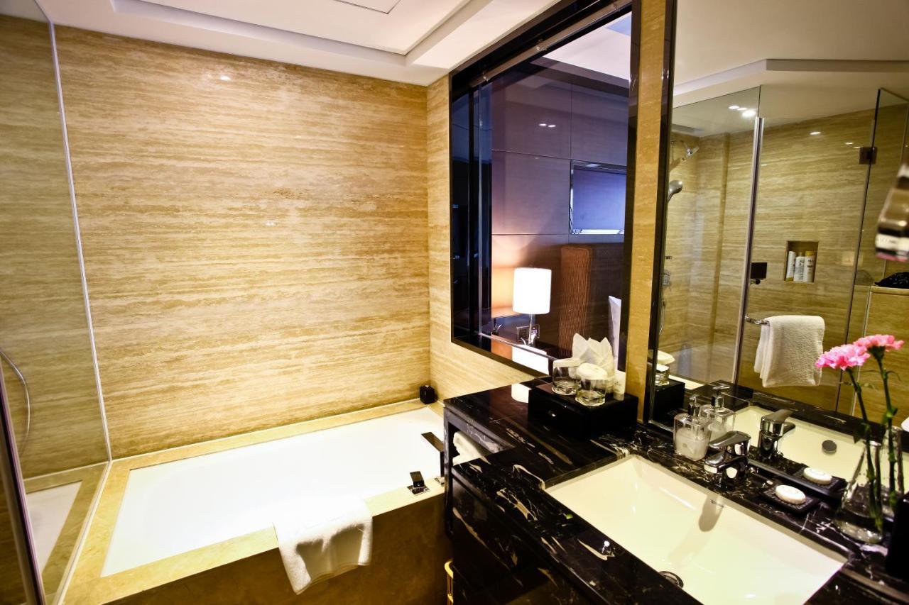 Celebrity Upper Class Hotel Чэнду Экстерьер фото