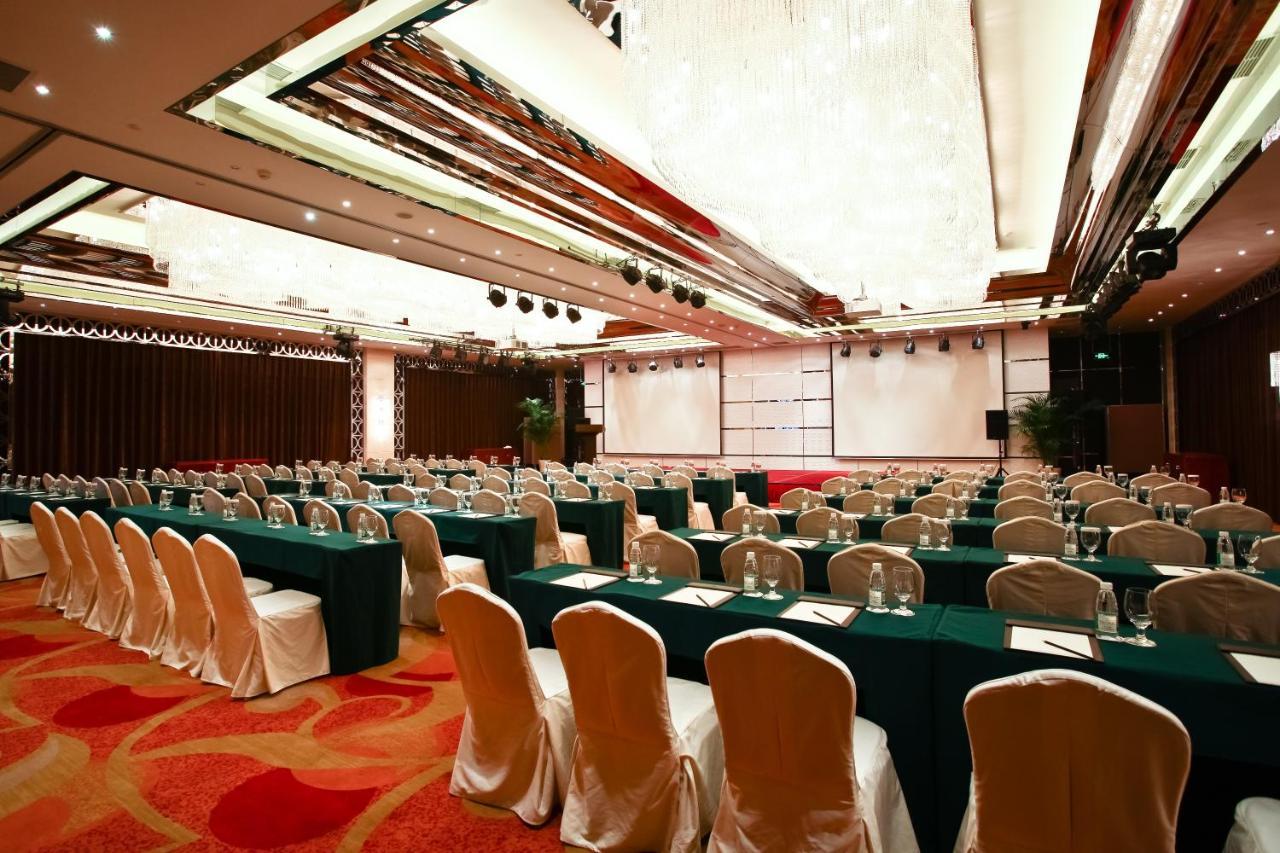 Celebrity Upper Class Hotel Чэнду Экстерьер фото