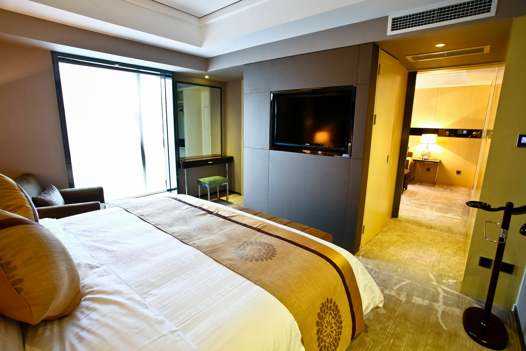 Celebrity Upper Class Hotel Чэнду Экстерьер фото